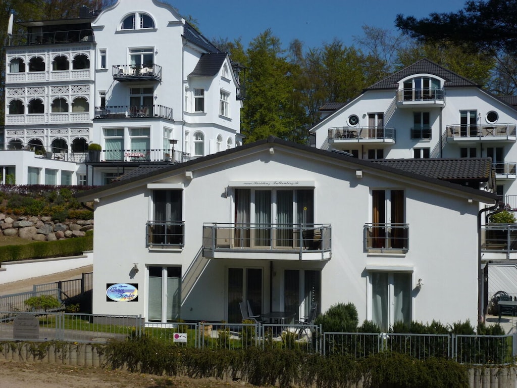 Appartement in Sellin met zwembad