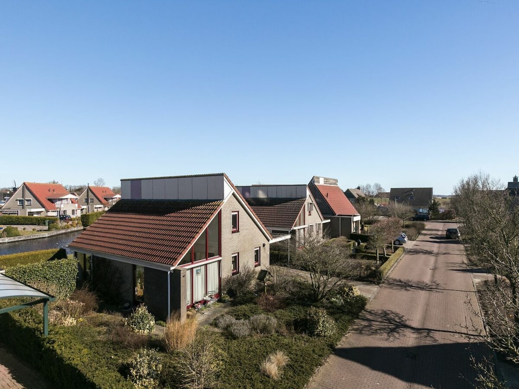 Ferienhaus in Koudum mit Schwimmbecken