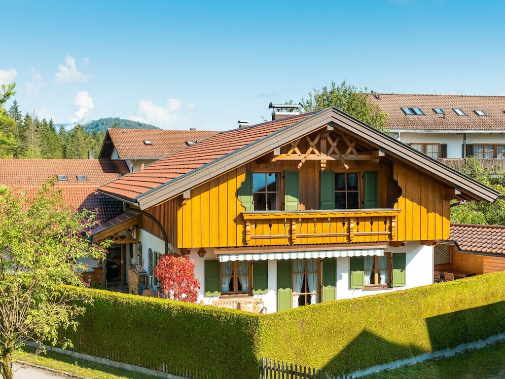 Vakantiehuis in Krün met zwembad