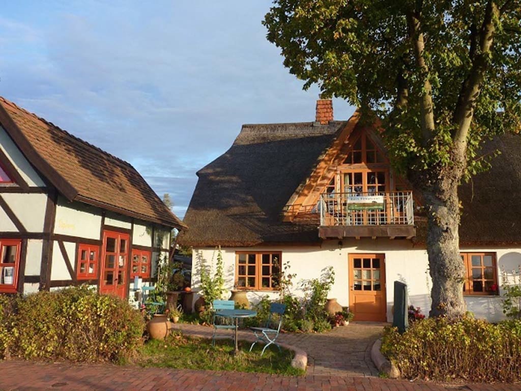 Vakantieappartement in Wieck met zwembad