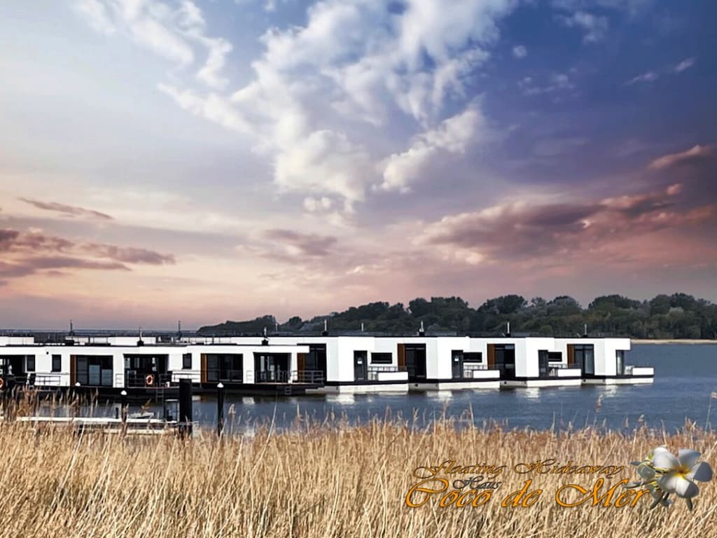 Floating Hideaway Coco de Mer