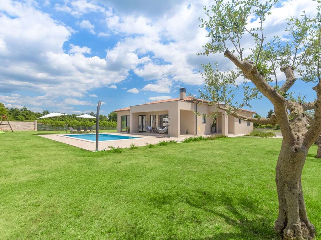 Villa in Svetvinčenat met zwembad