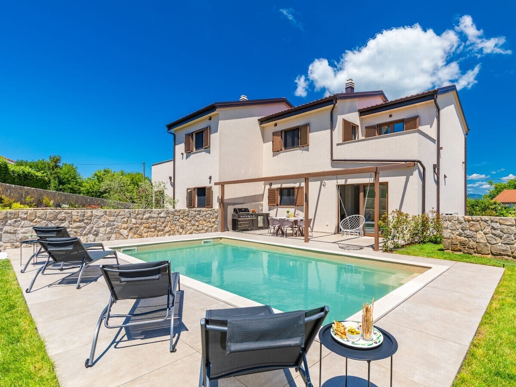 Villa in Lakmartin met terras