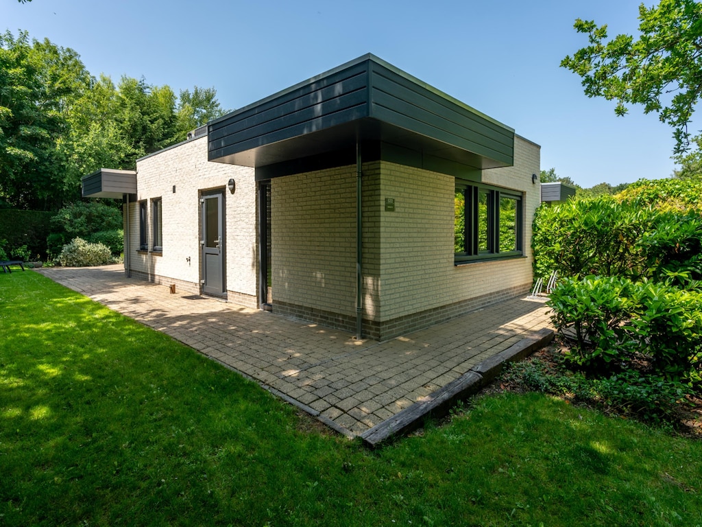 Charmanter Bungalow für 4 Personen am Waldrand, nur einen Steinwurf vom Nationalpark Dünen von Texel entfernt.