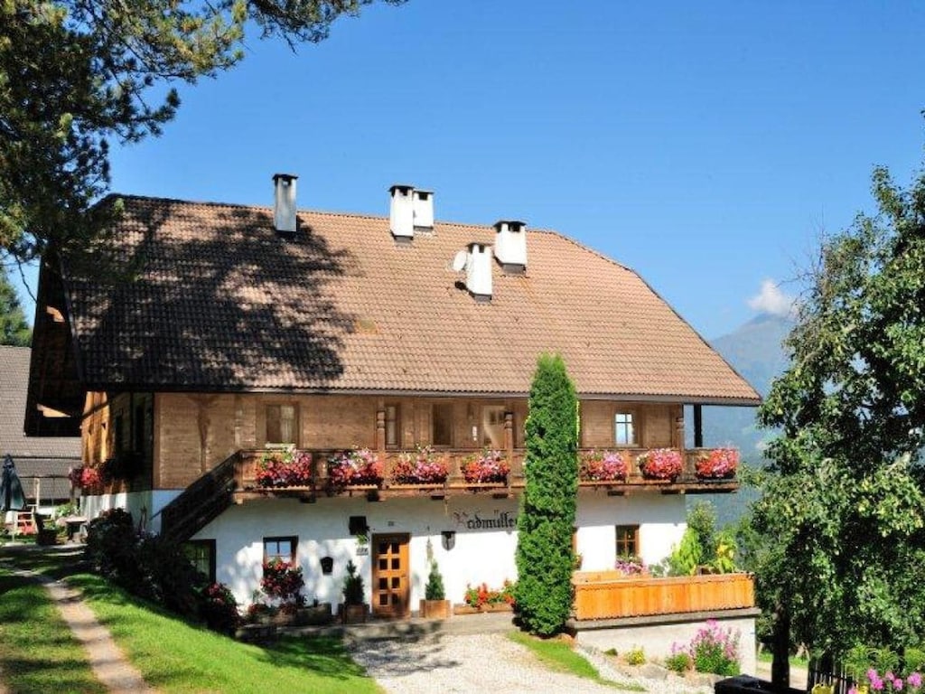 Vakantieappartement in Kiens met zwembad