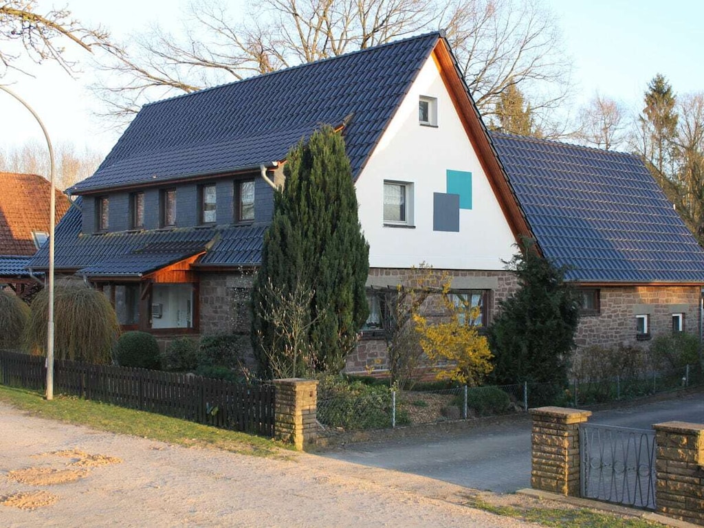 Huis bij de eikenbomen