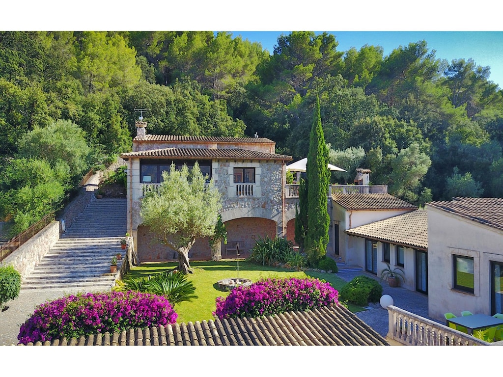 Villa met Mallorcaanse berguitzicht voor 8
