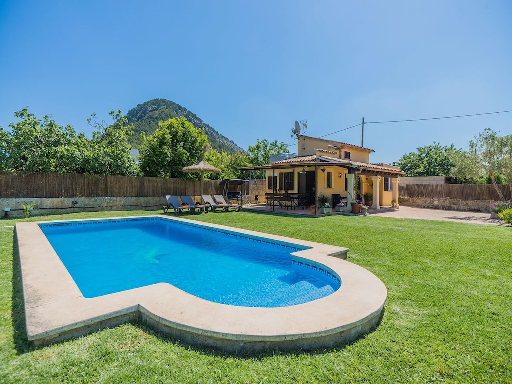 Villa in Pollensa met uitzicht op de bergen