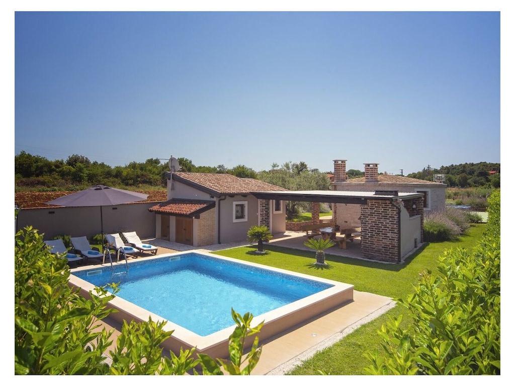 Villa in Fazana met zwembad