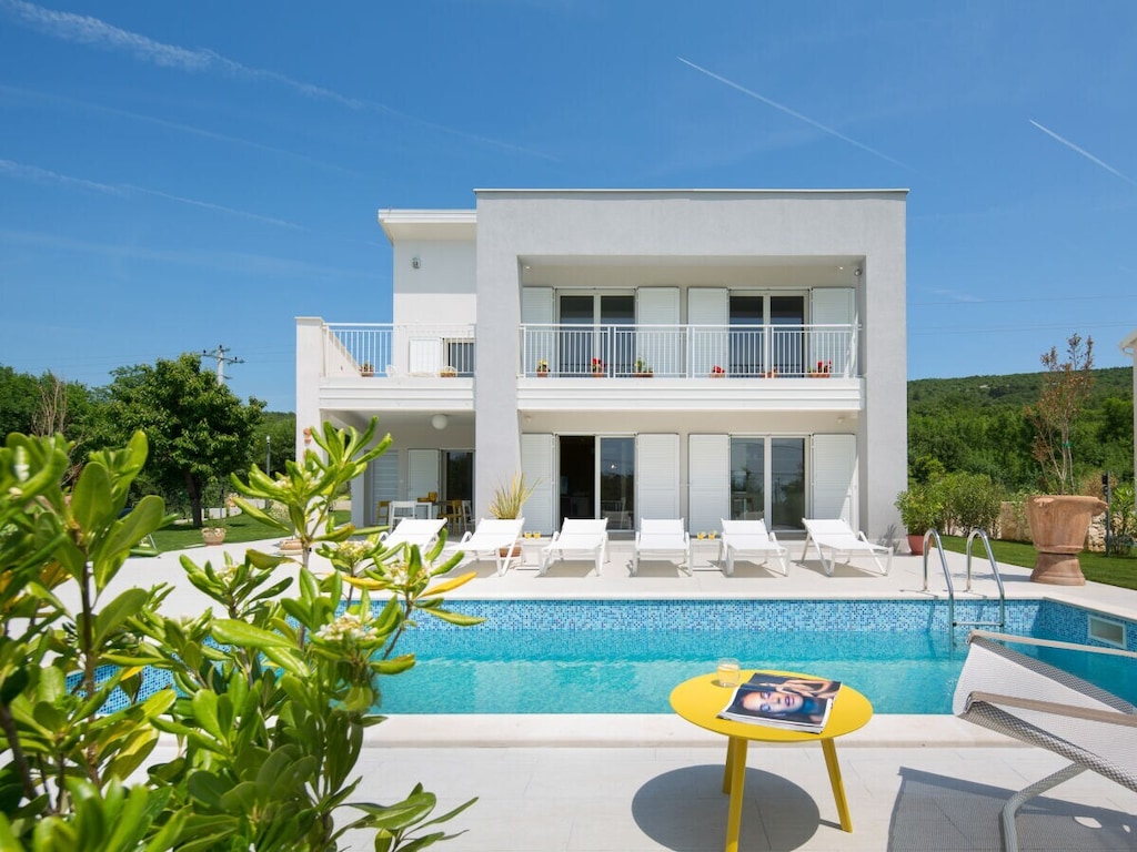 Villa in Stanisovi met zwembad