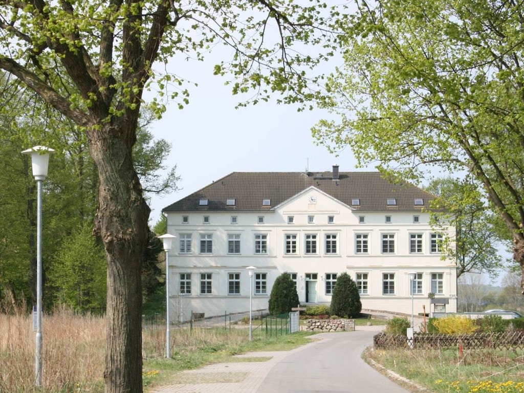 Blengow Manor||Blengow