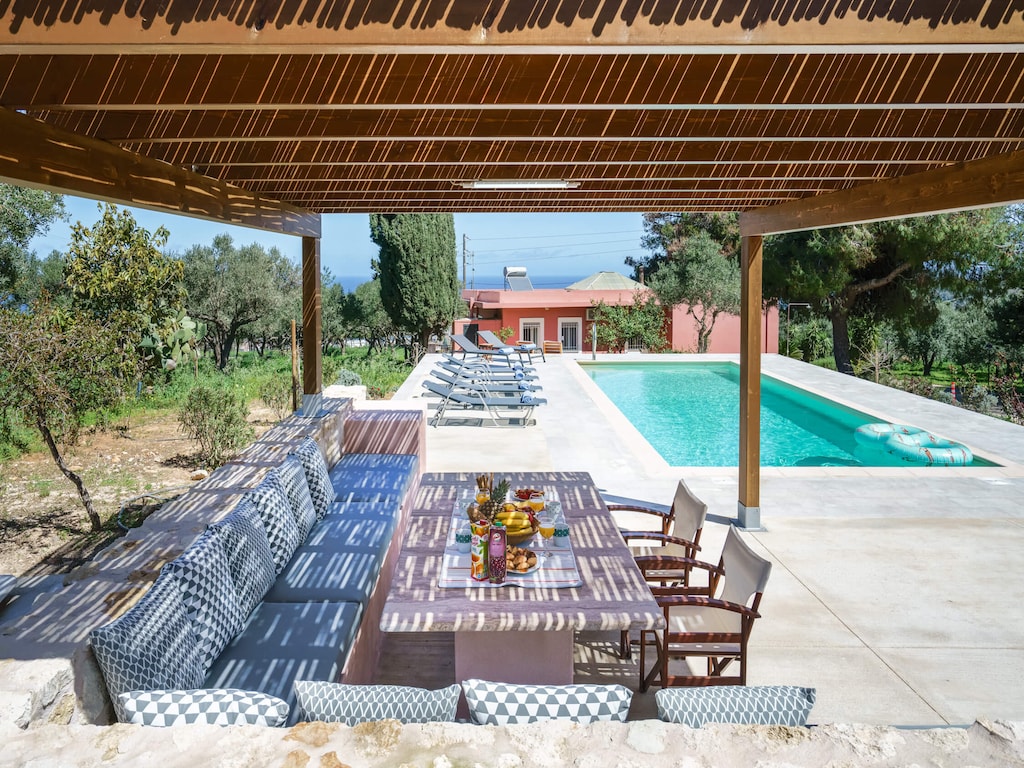 Charming spacious house, 5min from Rethymno!