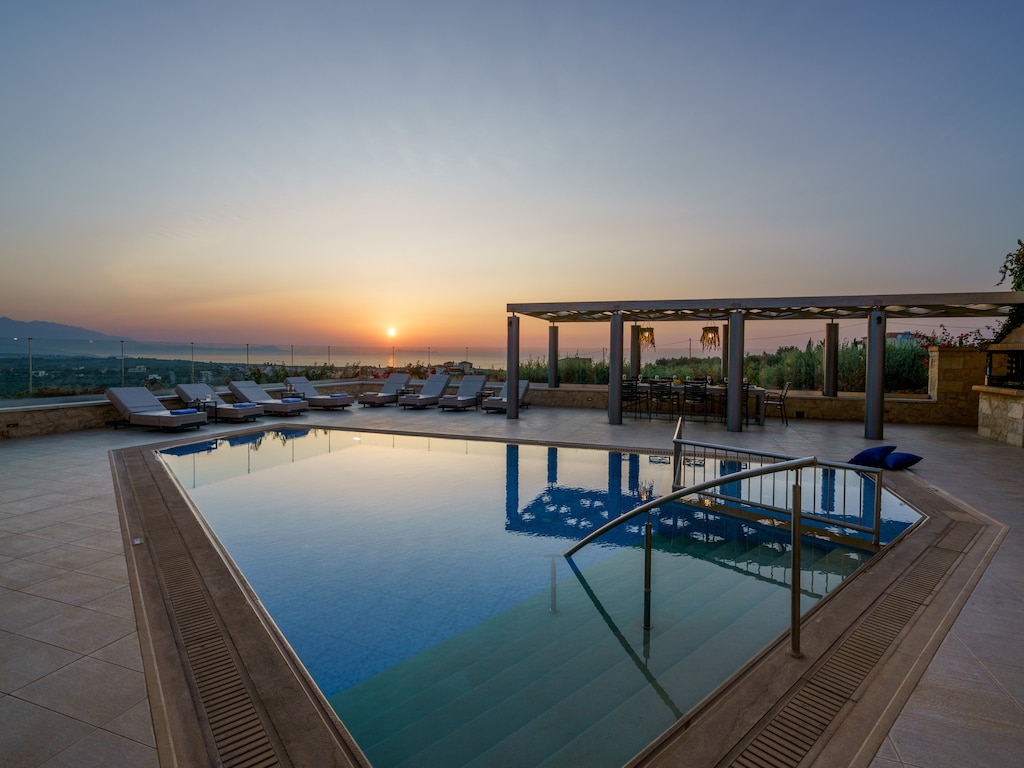 Stonebuilt Fortress with Pool & Sunset Seaviews