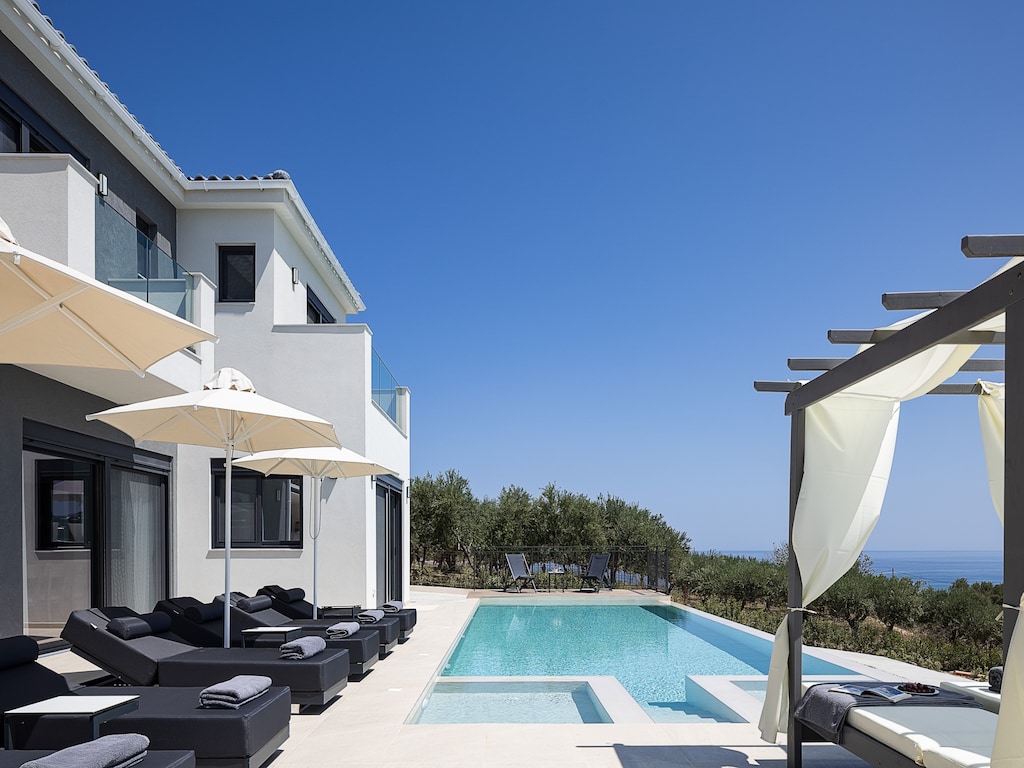 Serenia Exclusive Residence | Infinity Pool, Sea View, Walk to Beach