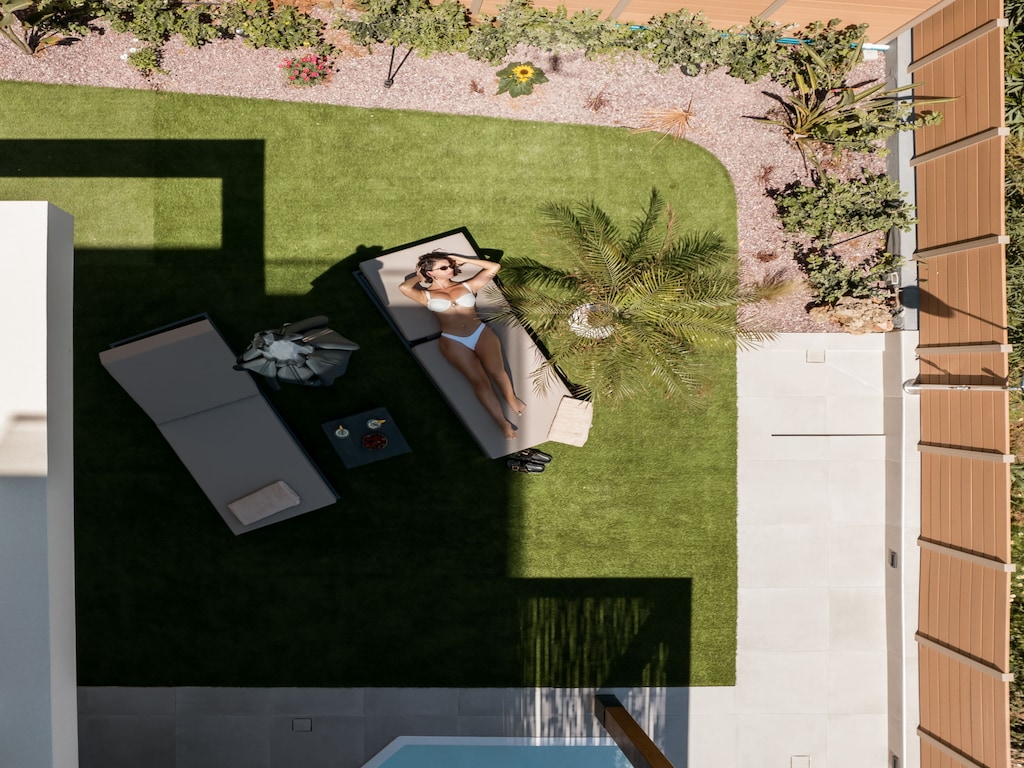 Premium Seaview Suite with Heated Pool and Private Parking