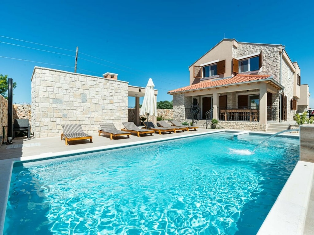 Villa in Privlaka met zwembad