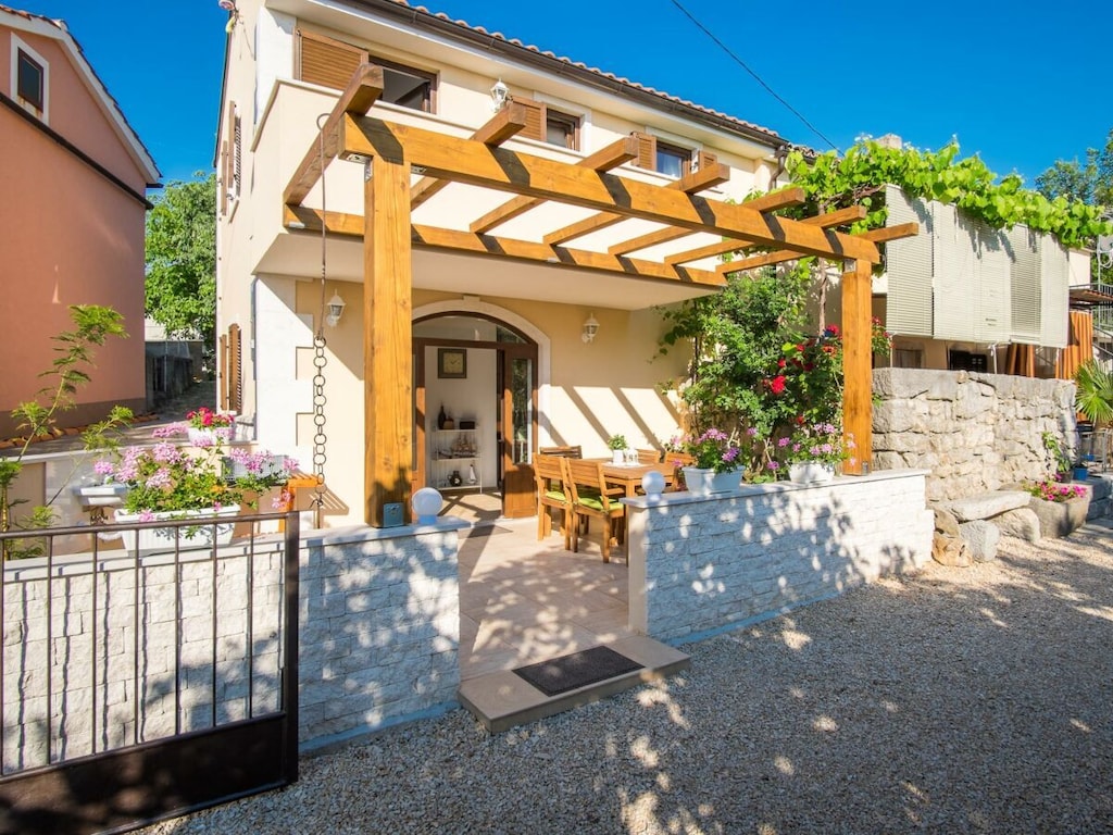 Vakantiehuis in Malinska met zwembad