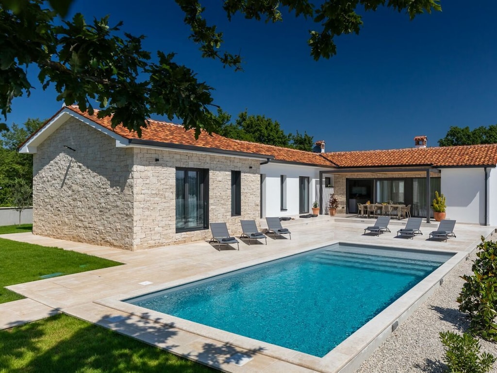 Villa in Kringa met barbecue en wifi.