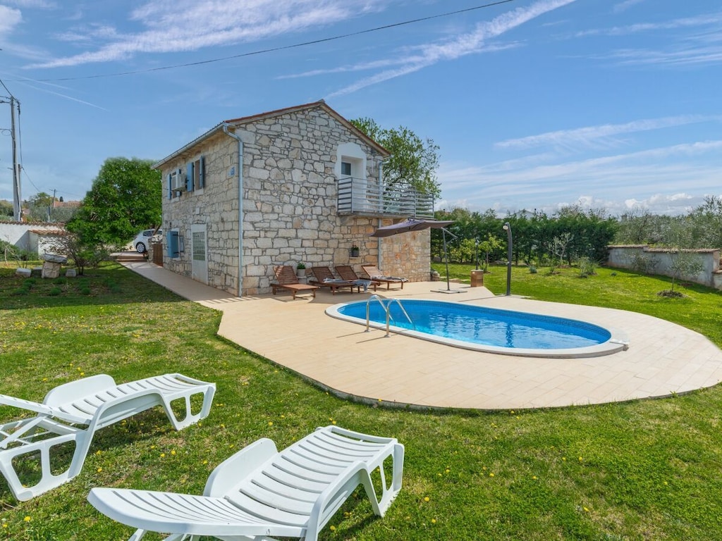 Vakantiehuis in Kaštelir met zwembad