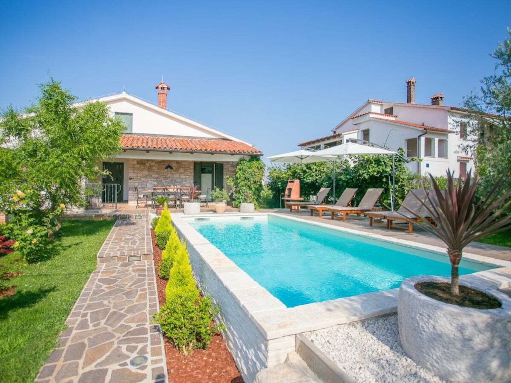Villa in Tar met zwembad
