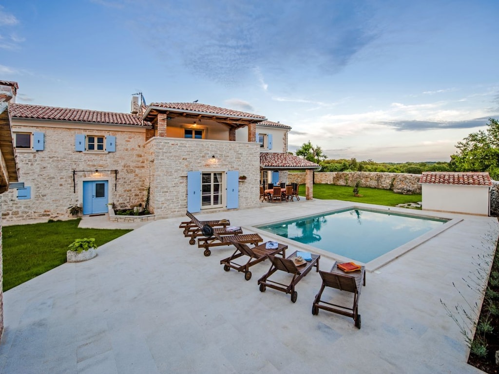 Villa in Bale met zwembad