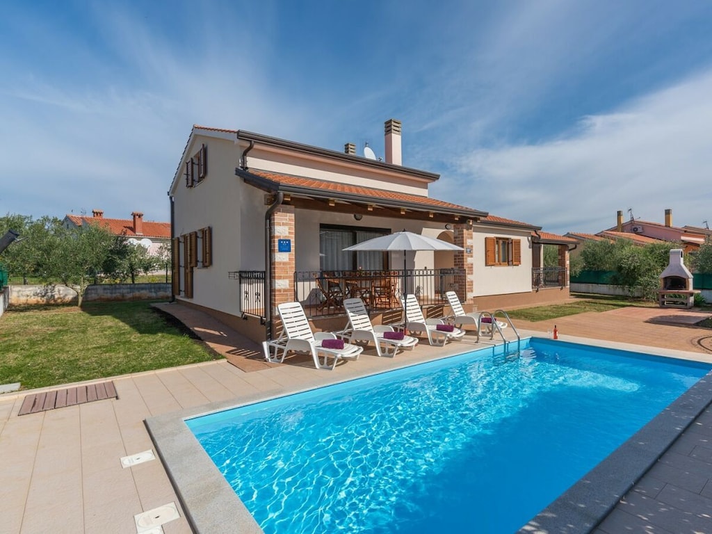 Villa in Nova Vas met zwembad