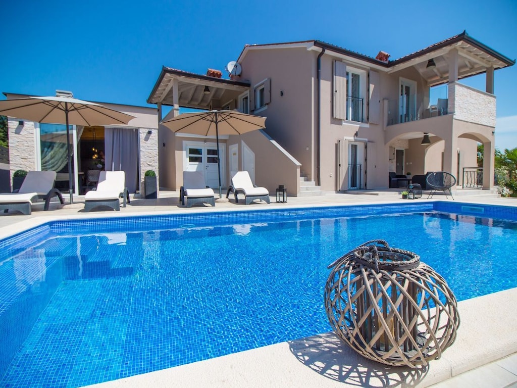 Villa in Labin met zwembad