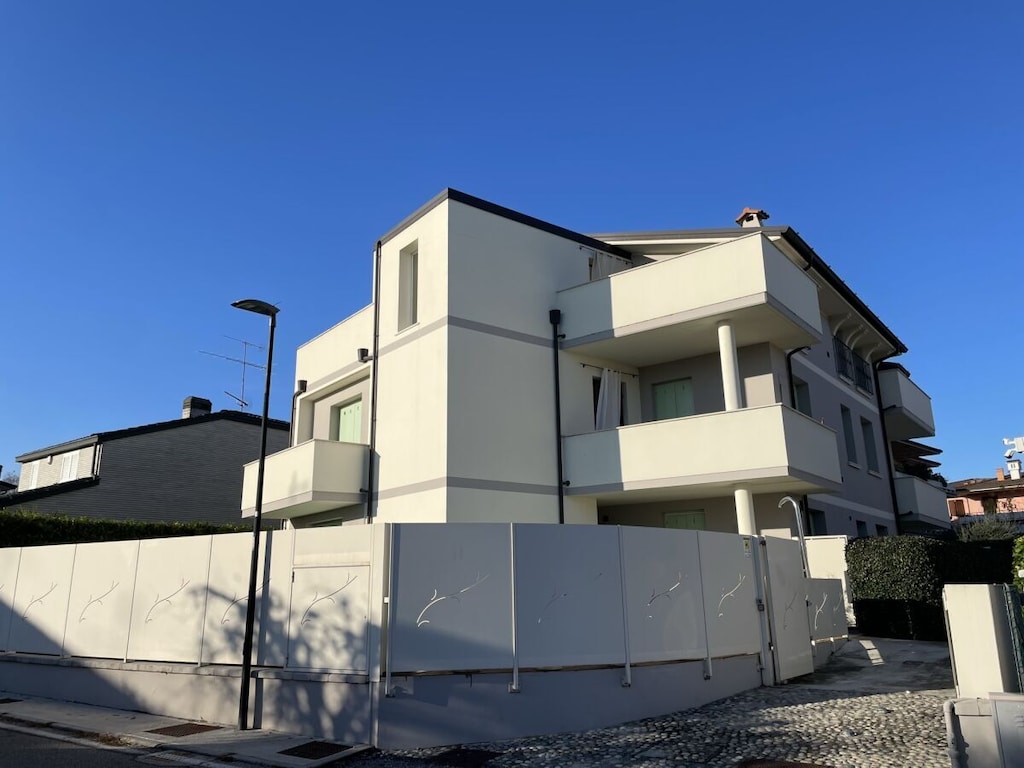 “Lazise”, in Desenzano del Garda