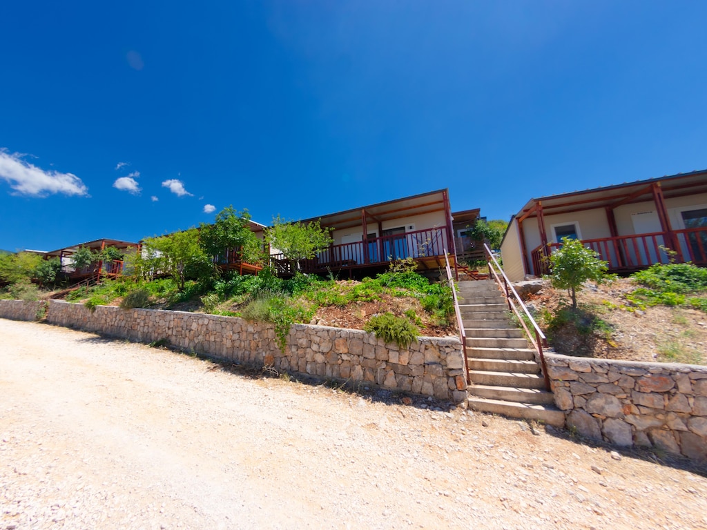Klenovica Base met privéterras