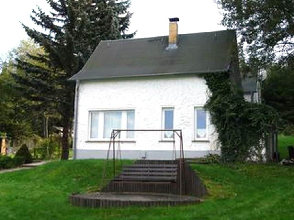 Vakantiehuis in Zöblitz met zwembad