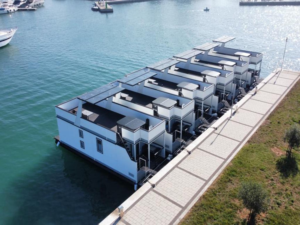 Exclusieve woonboot direct in de jachthaven