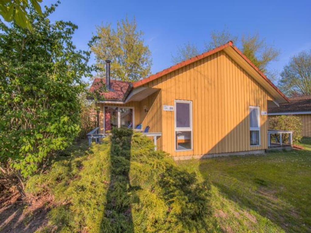 Familievakantie - tweepersoonsbungalow met terras in vakantiepark Mirow.