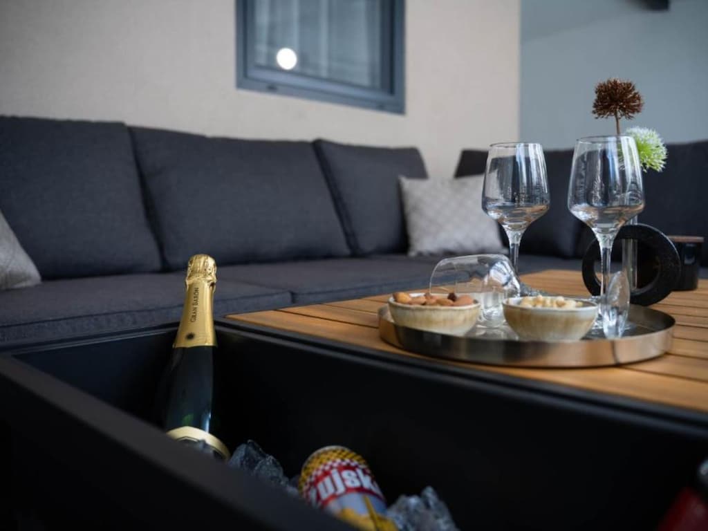 Lux Mobile Homes Vodice - Two bedroom home with private hot tub (Aurora)