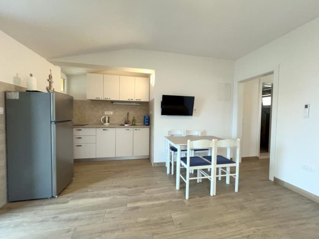 One bedroom apartment with sea view (3)
