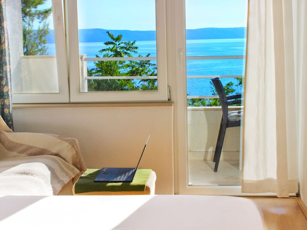 Villa Maslina-Olive two bedroom apartment with balcony and sea view Igraine