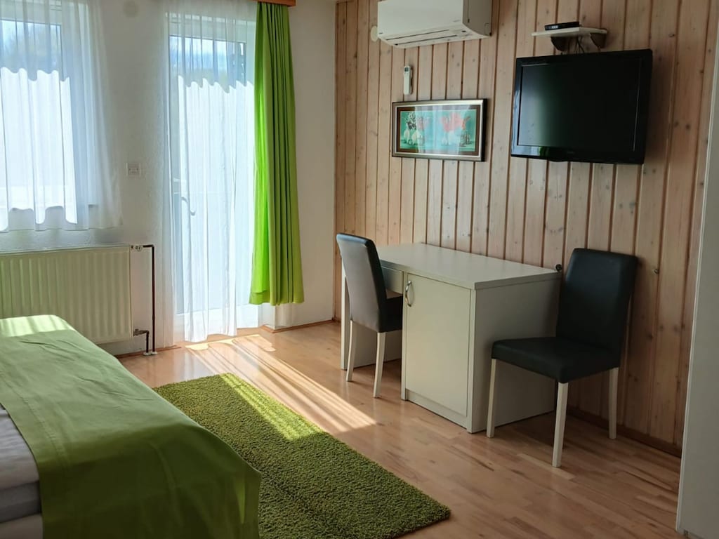 Villa Lika Annex - Double Room with Balcony 6