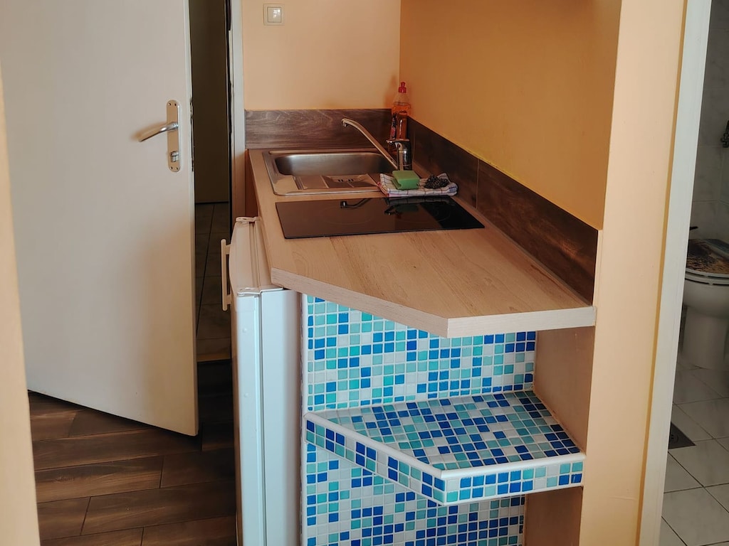 Comfort Kostrena Apartments Rijeka - Studio Apartment with partial sea view (3)