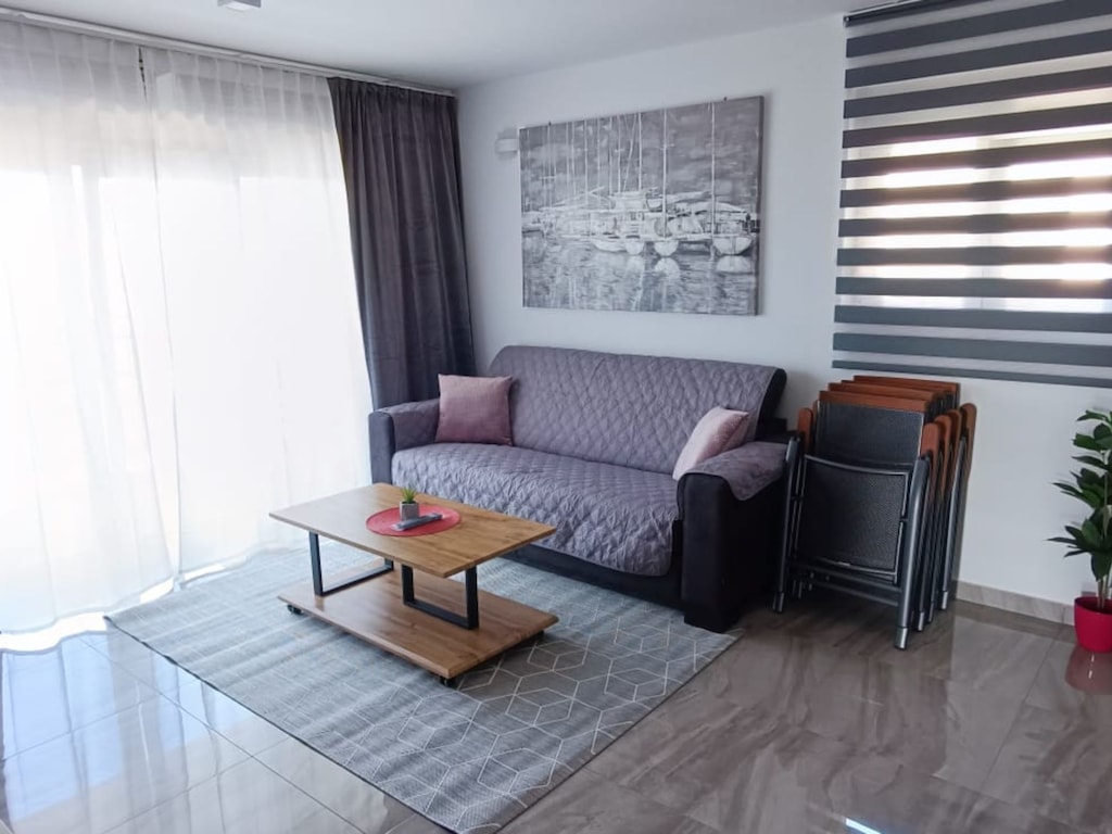 Dalmatia Apartments - Three Bedroom Apartment with Balcony and Sea View 7