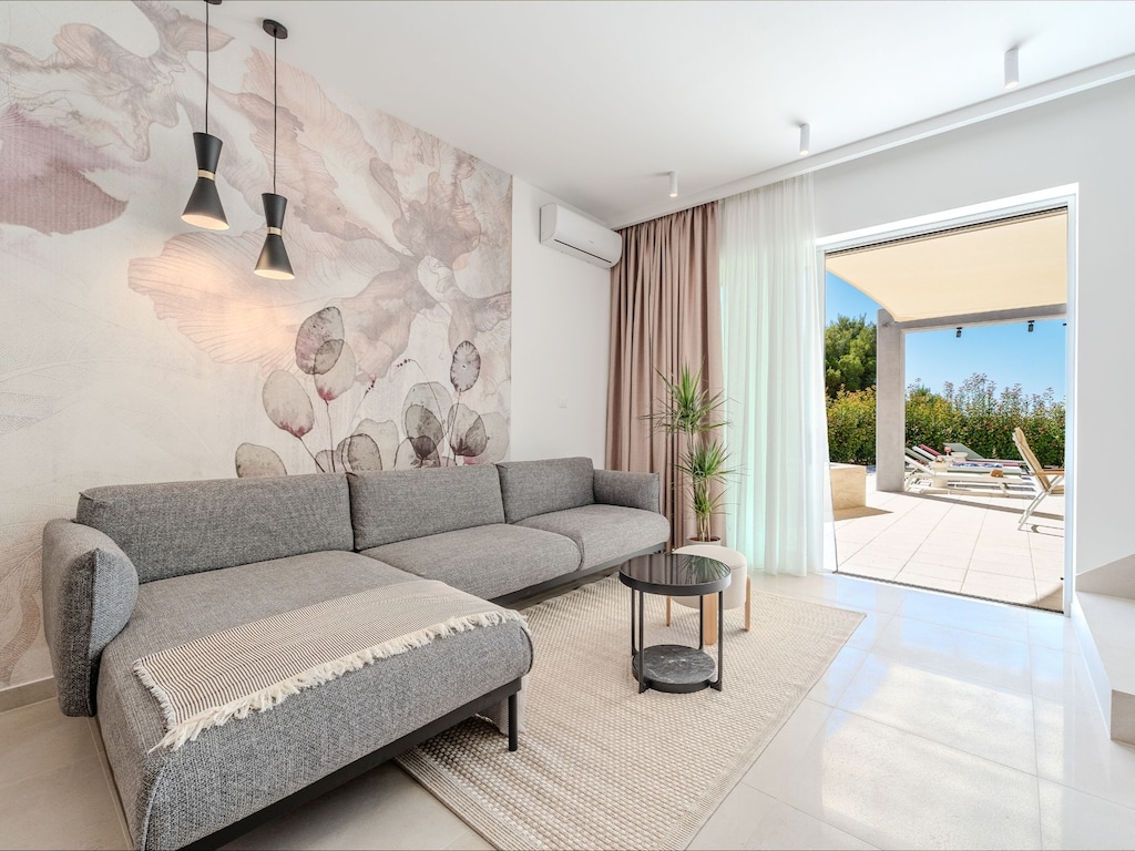 Villa Axia with pool