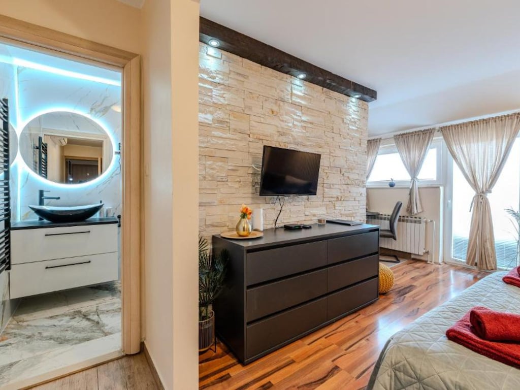 Bračić Premium Apartments with Outdoor Pool and Sauna - Studio Apartment with Balcony