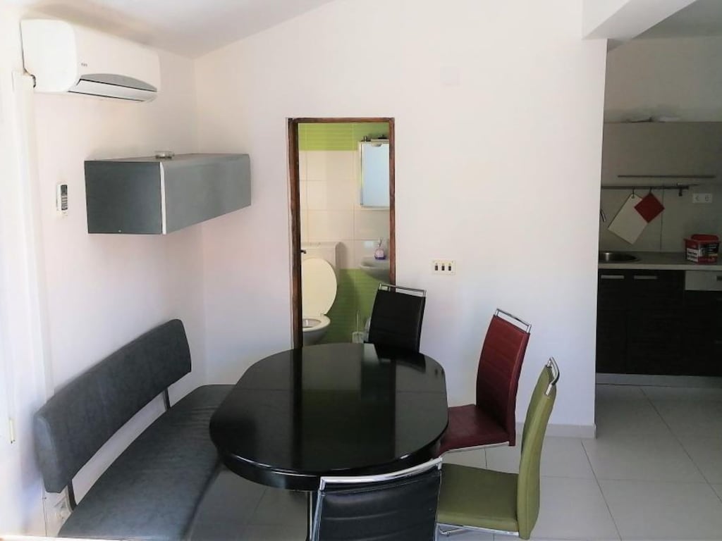 Guest House Jurković- Four Bedroom Apartment with Sea View and Terrace