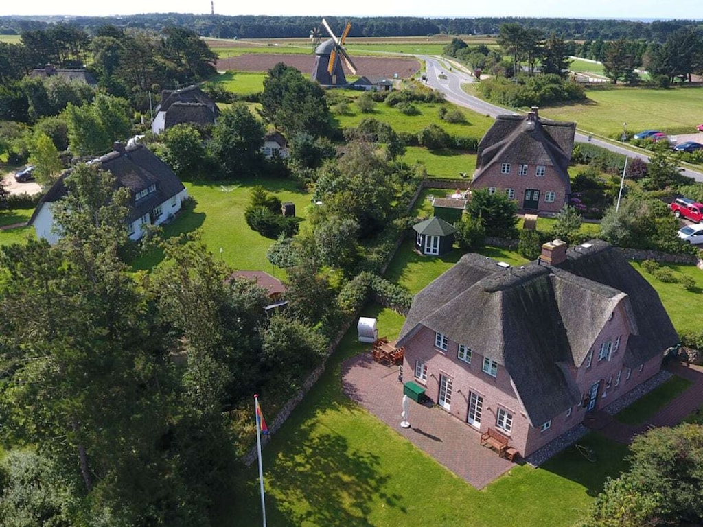 Vakantiehuis in Nebel met zwembad