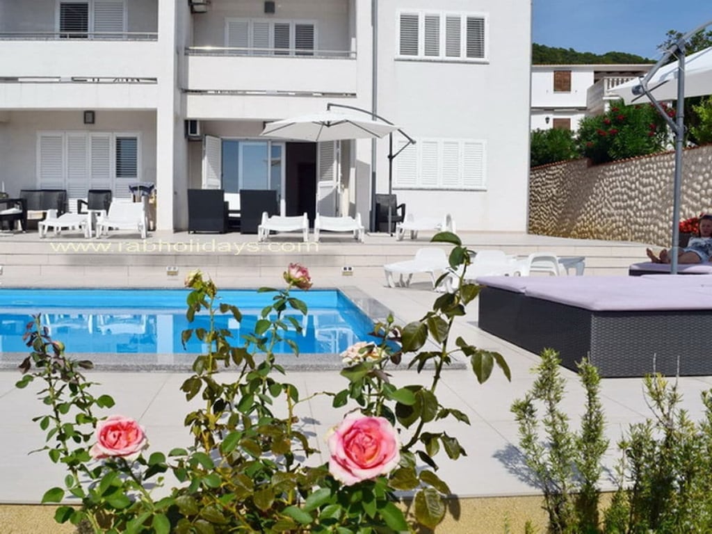 1 in Villa Marija
