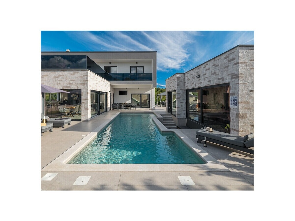 Luxury Villa Ayla