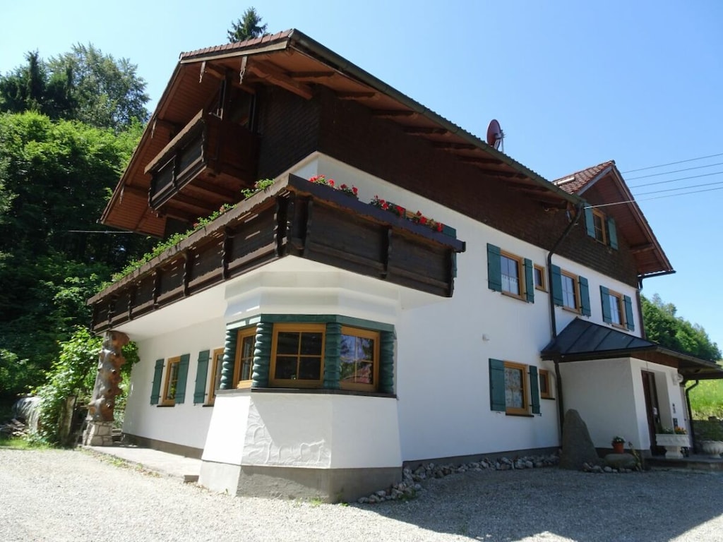 Villa im Wald - Adlerhorst