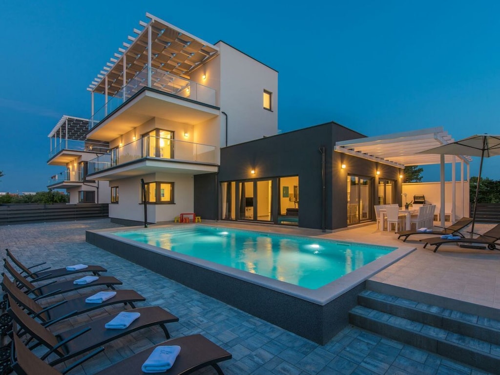 Villa in Premantura met zwembad