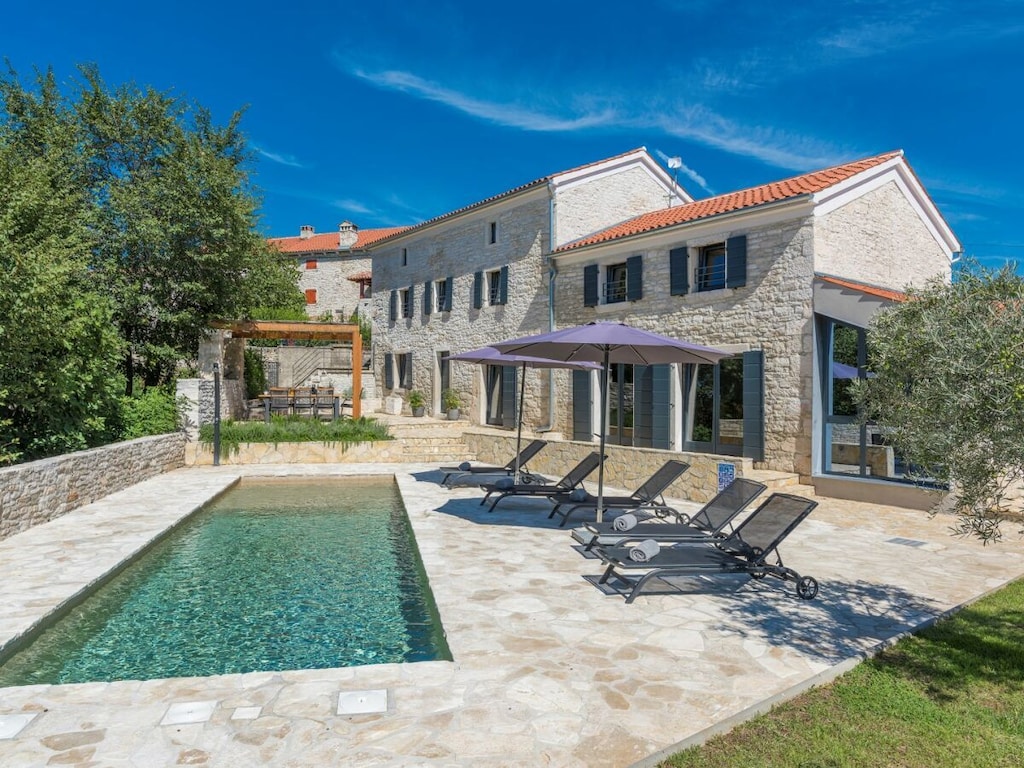Villa in Butkovići met zwembad