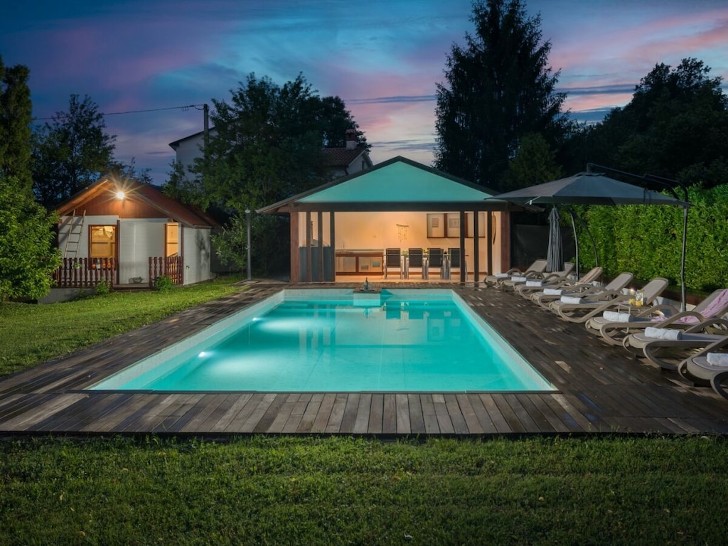 Villa in Cerovlje mit Schwimmbecken