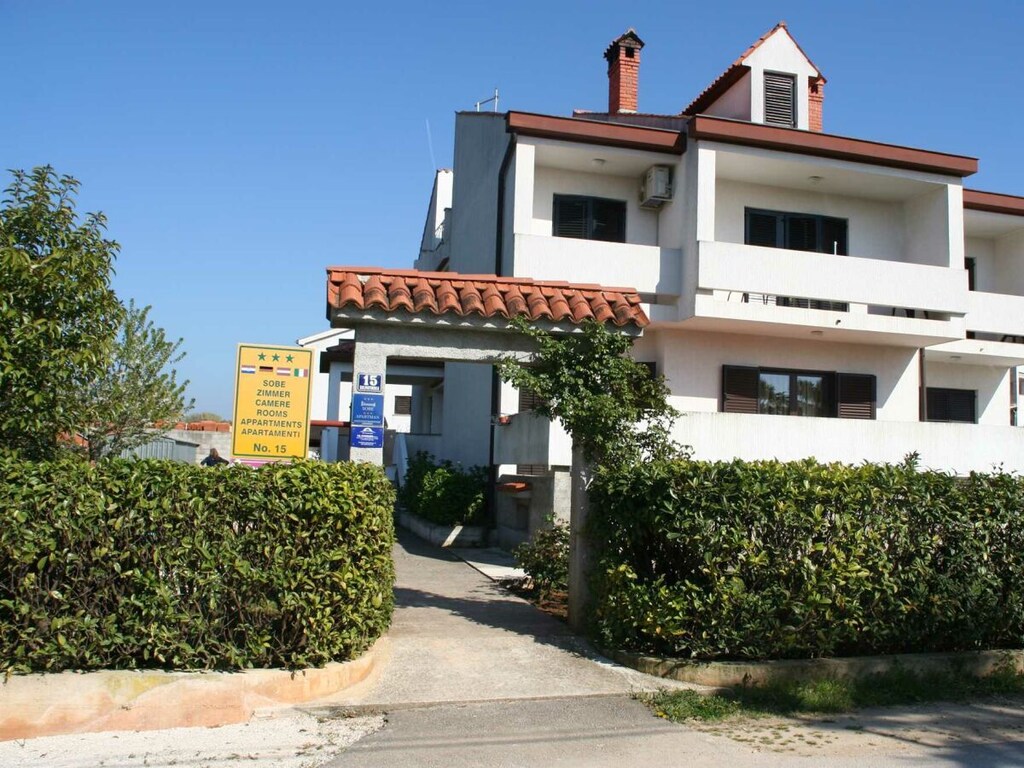 Appartement/vakantiehuis A6 Villa Falcon vlakbij de zee
