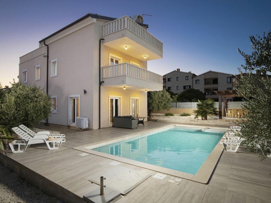 Villa in Premantura met zwembad